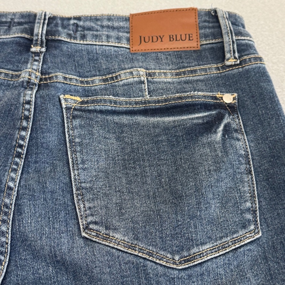 Judy Blue Straight Fit Jeans Sz 11/30 Raw Hem High Rise Soft Classic Blue Denim - Picture 5 of 10